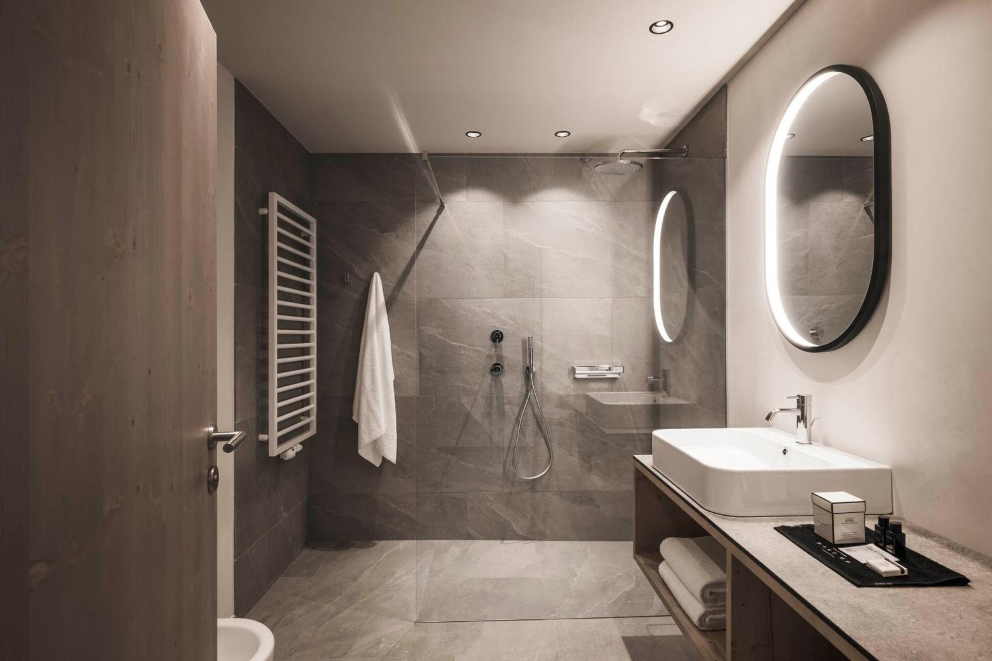 Hofergut Suites & Apartments Riscone Exterior foto